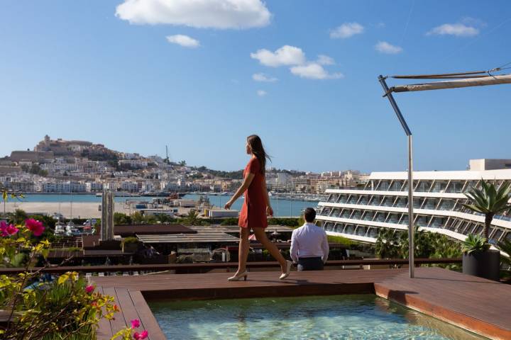 En este hotel de gran lujo de Ibiza bulle la calma.