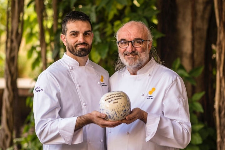 Pau y Jeroni Castell, del restaurante Les Moles (Tarragona), premio Sol Sostenible #AlimentosdEspaña 2026 en la categoría de Dos Soles.
