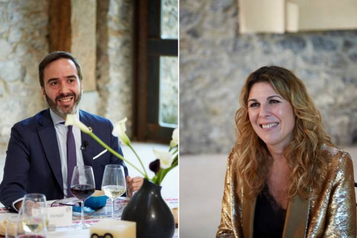 Final MasterChef 9: María Ritter, directora de Guía Repsol, y Javier Hurtado, consejero de Turismo de Gobierno vasco.