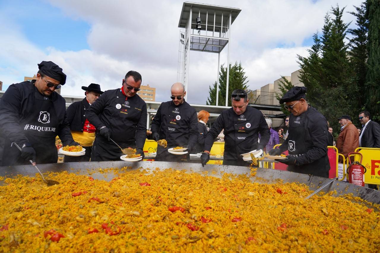 El arroz Sol Repsol más grande del mundo conquista Valladolid
