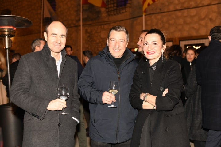 Juanma del Rey, Joan Roca y Begoña Rodrigo, felices de reencontrarse en Alicante.