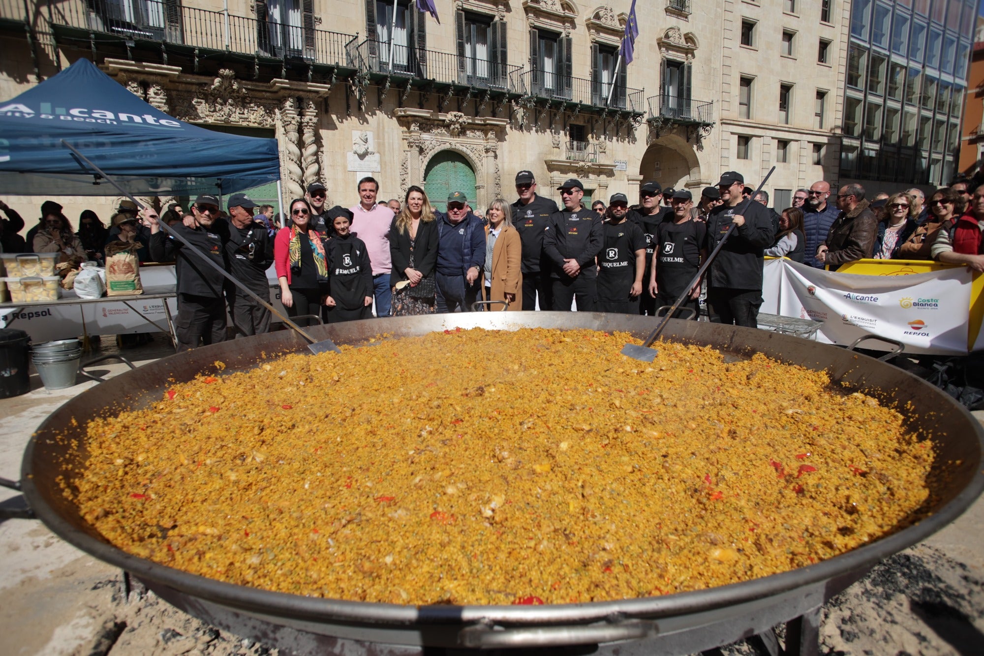 Arroz Alicante Soles 2023 cargos y casa Riquelme