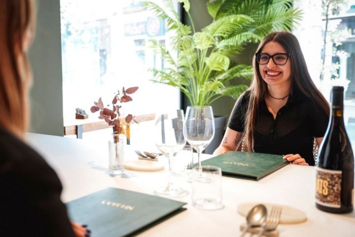 Su propuesta se basa en elaboraciones catalanas pero con muchos guiños al sur de España. Foto: Cervus.