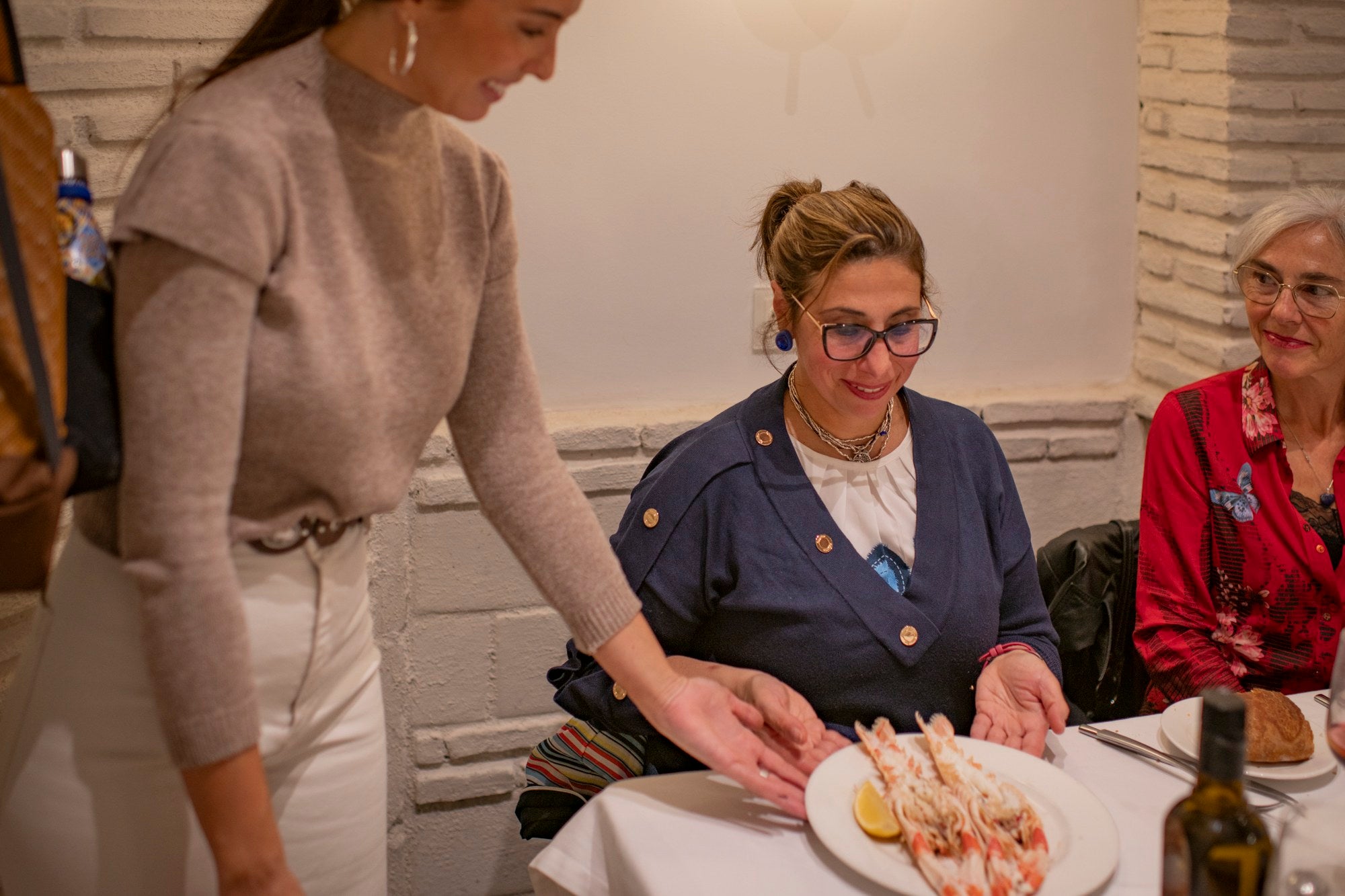  Restaurante OliverBelén Quisquilla de Motril, habas con jamón y merluza a la crema de cigala
