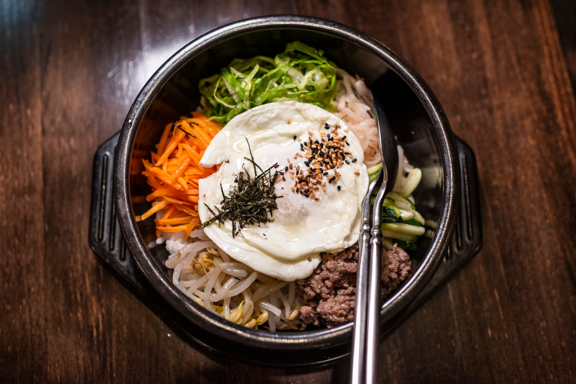 El 'bibimbap' es uno de los platos más reconocibles de la gastronomía coreana. Foto: Alfredo Cáliz