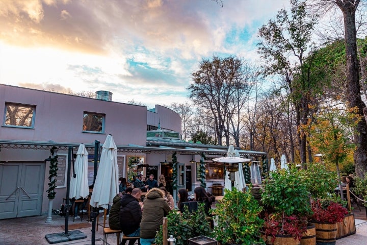 Los ‘Kioskos del Florida Park’ se tiñe de colores ocre cuando llega el otoño.