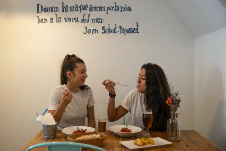 Clientas de Ca La Mar, en Valencia