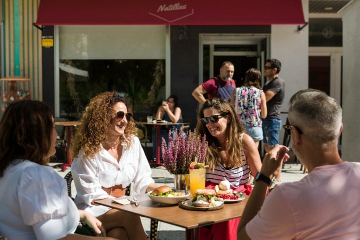 Cafetería Nati Natillas en el barrio de Valdespartera.