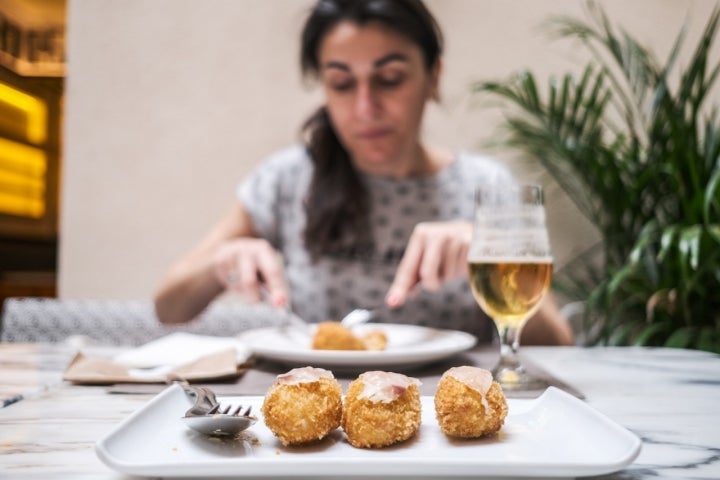 ¿Quién puede resistirse a una buena croqueta recién hecha? Foto: Hugo Palotto