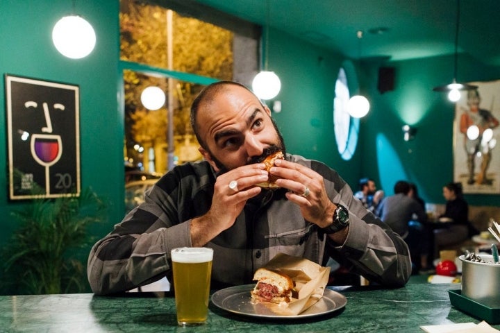 Si estás por Barcelona y te gustan las hamburguesas, tienes que parar en el 'Torpedo'. Foto: César Cid