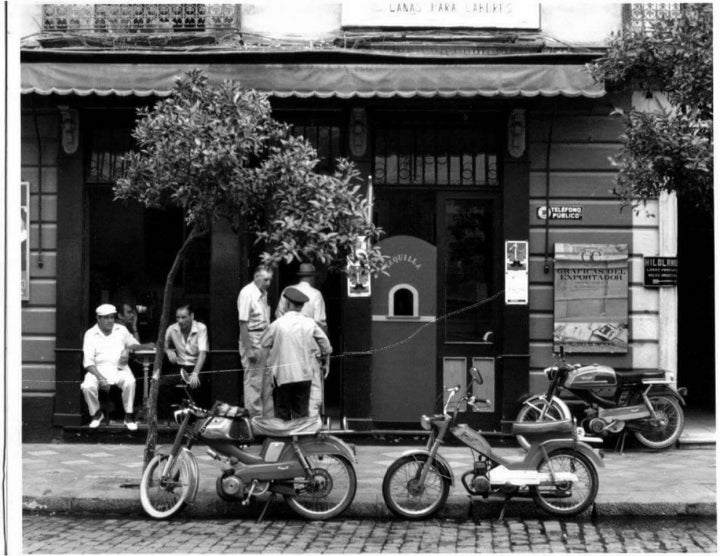 Décadas de historia desde la fachada de 'La Moderna'. Foto: Facebook 'La Moderna'