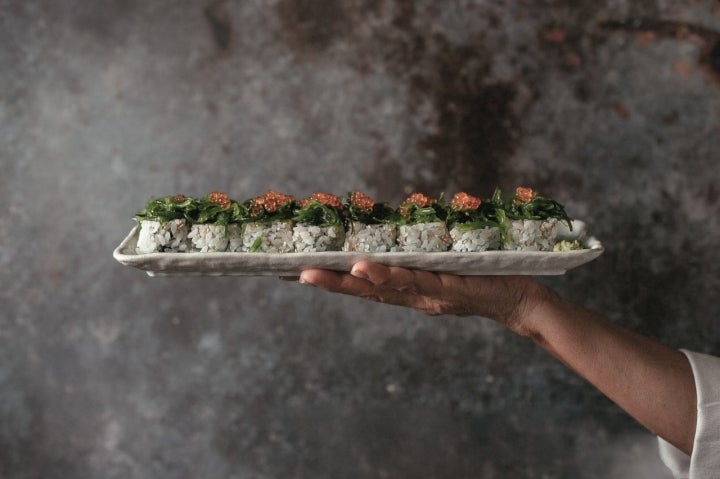 Wakame roll con queso y huevas de ‘Robata’. Foto: ‘Robata’