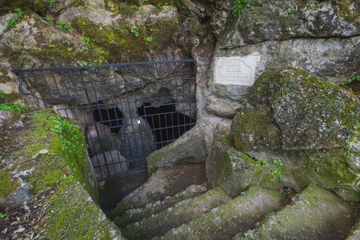 La Cueva de los Murciélagos se puede visitar, pero ¡ojo! sin tu perro.