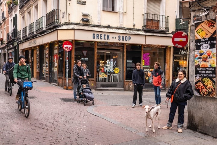 En el barrio proliferan la rápida y los platos de sabores fáciles e internacionales.