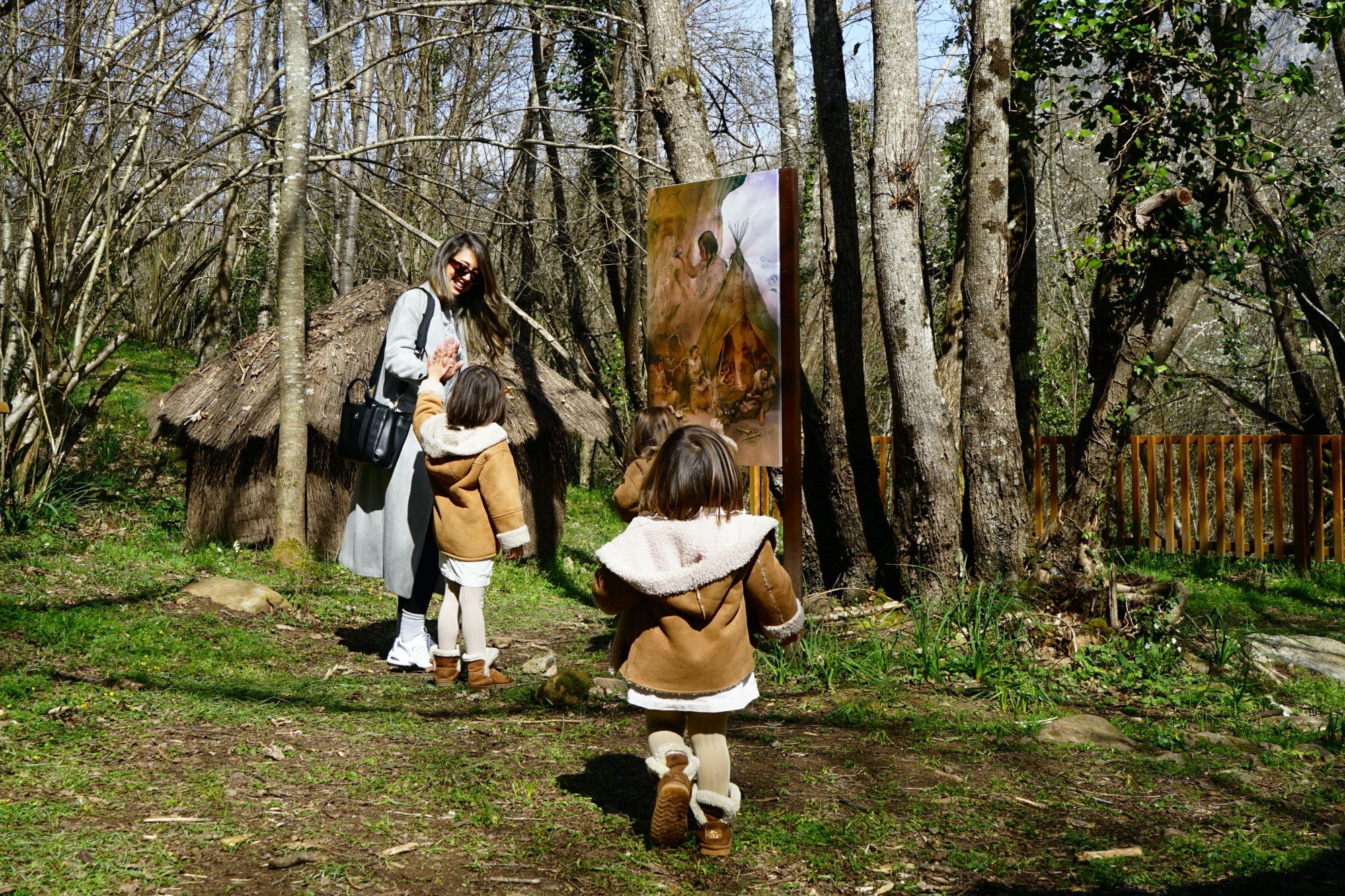 Poblado prehistórico en el Parque de la Prehistoria de Teverga (Asturias)