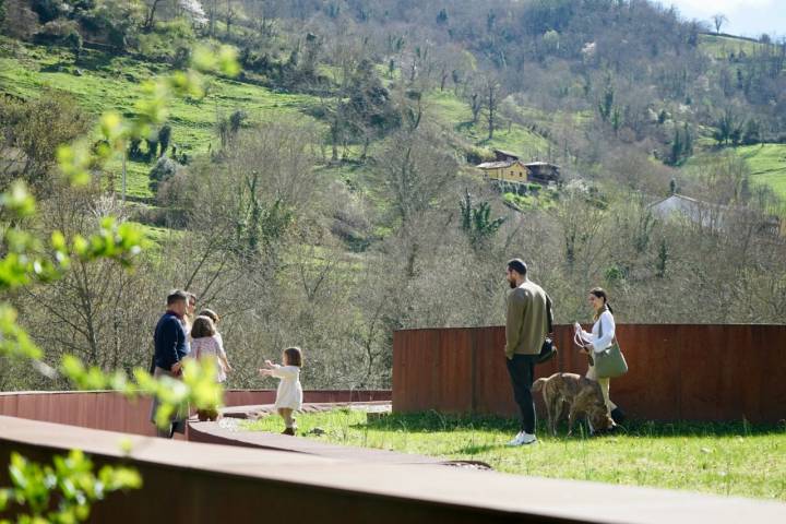 Exterior del Parque de la Prehistoria de Teverga (Asturias)
