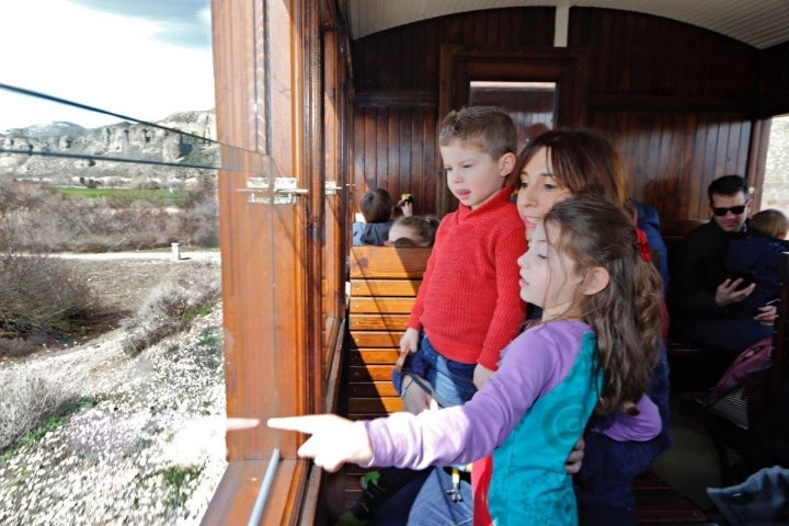 Niños y mayores disfrutan a lo grande del recorrido.