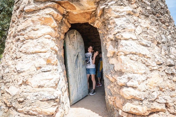 El Vendrell 29/04/23 Visita guiada a la bodega Avgvstvs Forvm. Así como también comida en el espacio gastronomico.AUTOR: MANU MITRU