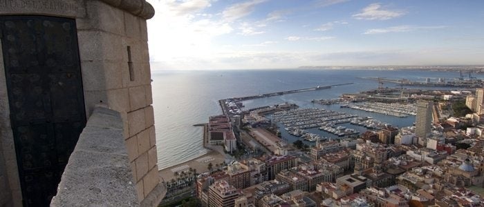 Vistas desde el castillo Santa Bárbara. Foto: Angel M. Fitor (cedida por: Turismo de Alicante).