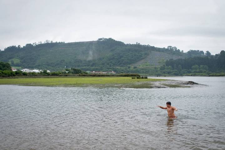 El Sable, nombre de la ría del Nansa, es perfecto para nadar. Foto: Sofía Moro.