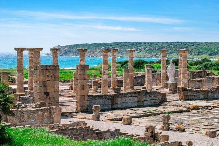 Un gran ejemplo de urbanismo romano con unas impresionantes vistas del océano.