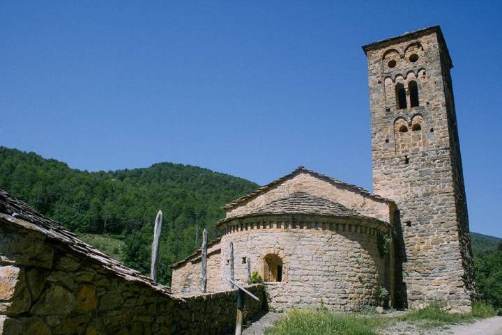 La iglesia de Sant Romà redondea un paraje de enorme belleza.
