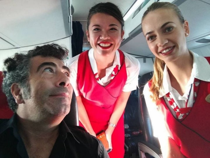 Haciéndose un 'selfie' con las azafatas del tren, camino a Rentería. Foto: cedida.