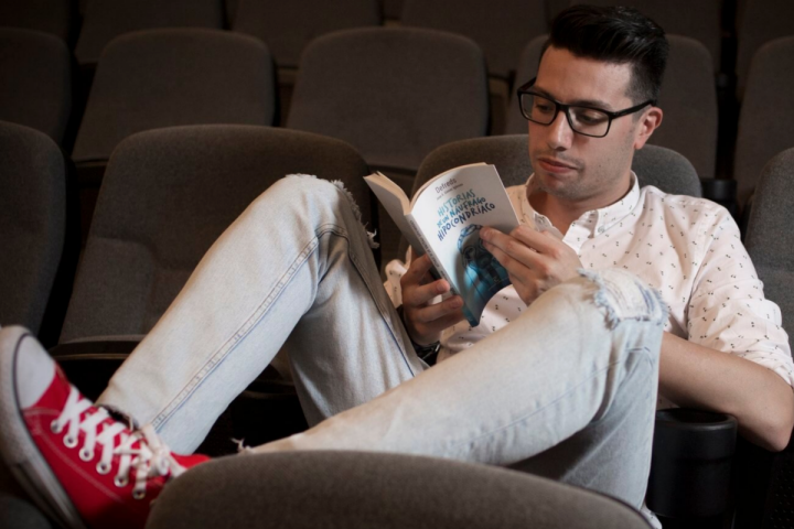 El joven escritor es todo un referente para los lectores 'millennials'. Foto: Instagram.