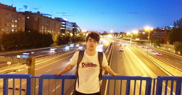 A Javier Calvo le gusta viajar pero si tiene que elegir, siempre acaba volviendo a Madrid. Foto: @javviercalvo.