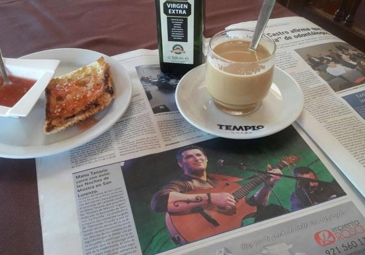 Desayunando después de un concierto.