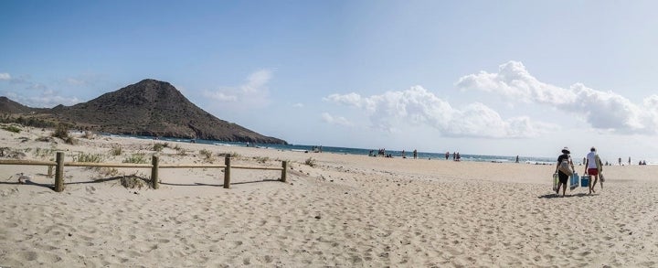 Acceso a la playa almeriense de Los Genoveses. Foto: Paula García Díaz.