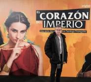 El escritor Santiago Posteguillo posa en el photocall de la presentación de la serie documental El Corazón del Imperio de Movistar+.