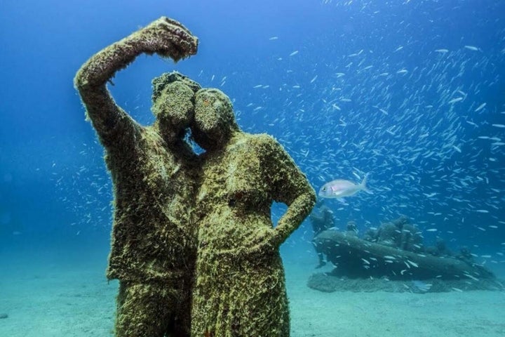 Las figuras del museo han sido ideadas por el artista británico Jason deCaires e inspiradas en los habitantes reales de la isla. Foto: Museo Atlántico de Lanzarote.