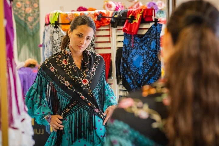 Flamenca zapatos para niñas en un escaparate. Sevilla. Andalucia