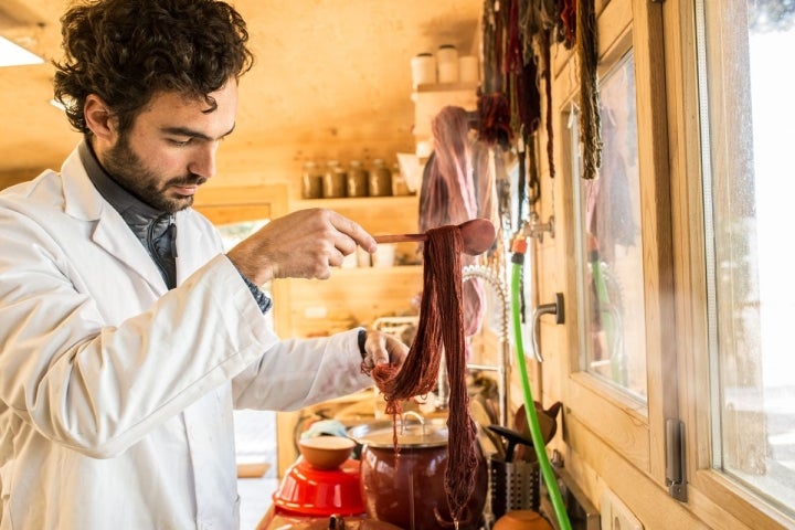 Miguel Cerezales, encargado de laboratorio y tintorería.