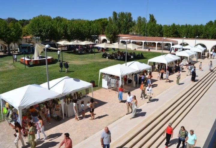 Mercado de El Encanto en el Hipódromo de la Zarzuela en Madrid. 