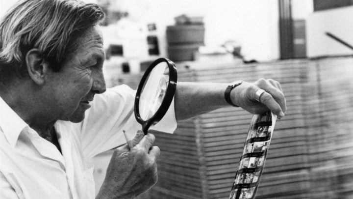 Robert Rauschenberg fue una figura clave en la transición del Expresionismo Abstracto al Pop Art.