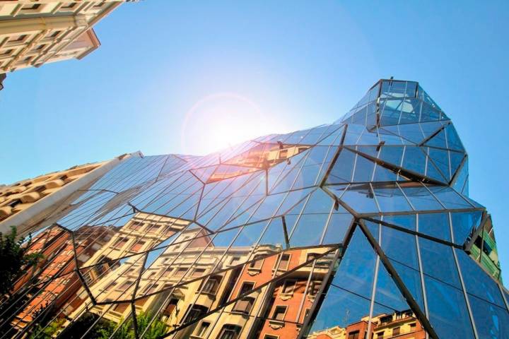 La obra futurista fue diseñada por el arquitecto Juan Coll-Barreu. Foto: AGE Fotostock.