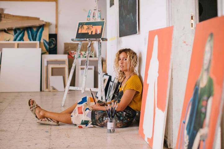 Greta Chicheri, una pintora gallega que se instaló en 2005 en Fuerteventura.