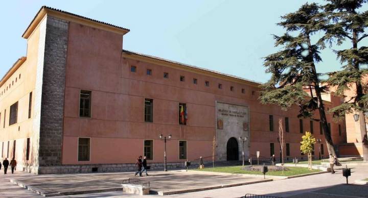 Antigua residencia real, hoy biblioteca. Foto: Biblioteca Pública de Castilla y León.