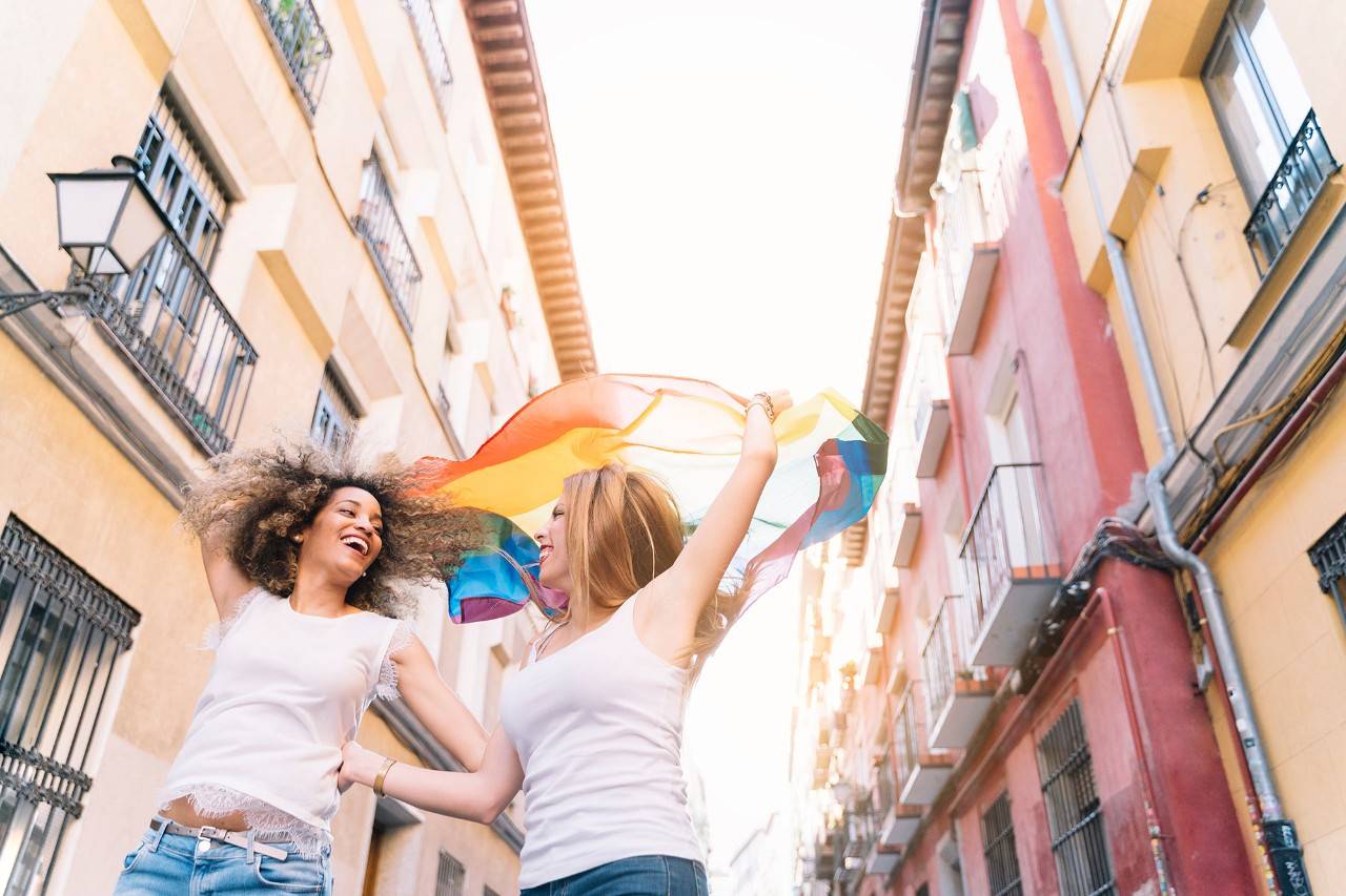 Un año más, Madrid se tiñe de los colores del Orgullo LGTBIQ. Foto: Shutterstock.