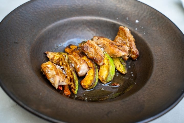 La cocina de Javi Abascal se basa en la defensa del cerdo ibérico como icono máximo de su gastronomía.