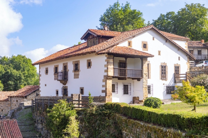 Exterior de la Casona de Tudanca de Cossío.