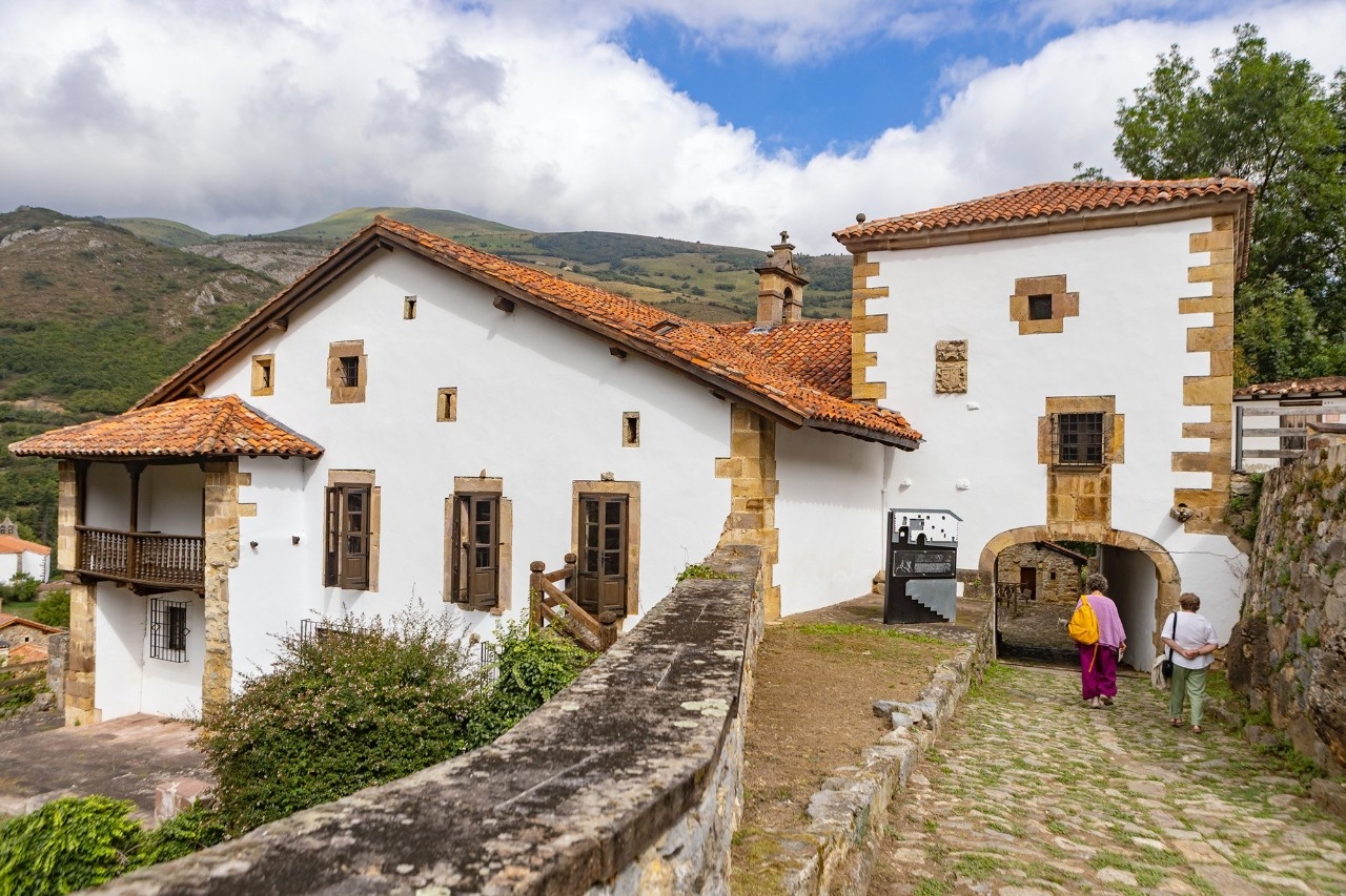 Entrada de la Casona de Tudanca de Cossío.