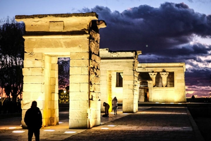 Templo de Debod al anochecer