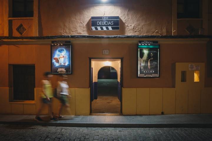 El 'Delicias' es el segundo cine de verano más antiguo de Córdoba.