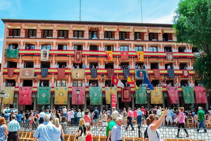 La Plaza de Zocodover preparada para el día grande del Corpus. Foto: Shutterstock