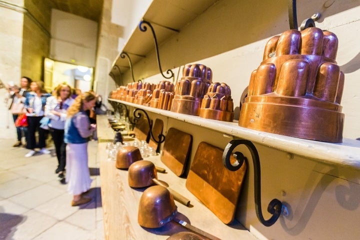 Cocinas Palacio Real: Moldes para repostería. Foto: Máximo García