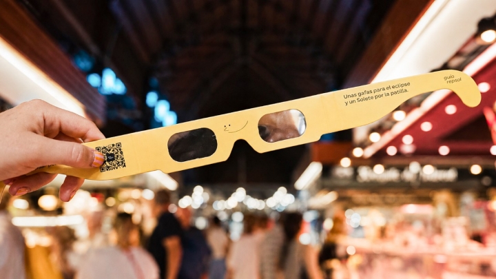 Las gafas de Guía Repsol para el eclipse.
