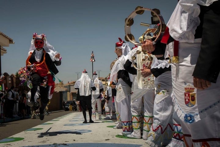 Pecado saltando y corriendo y que caerá rendido ante la custodia.